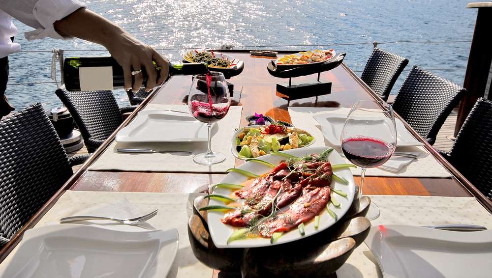 Top 5 Sailing and Dinner Cruises in Barcelona 2