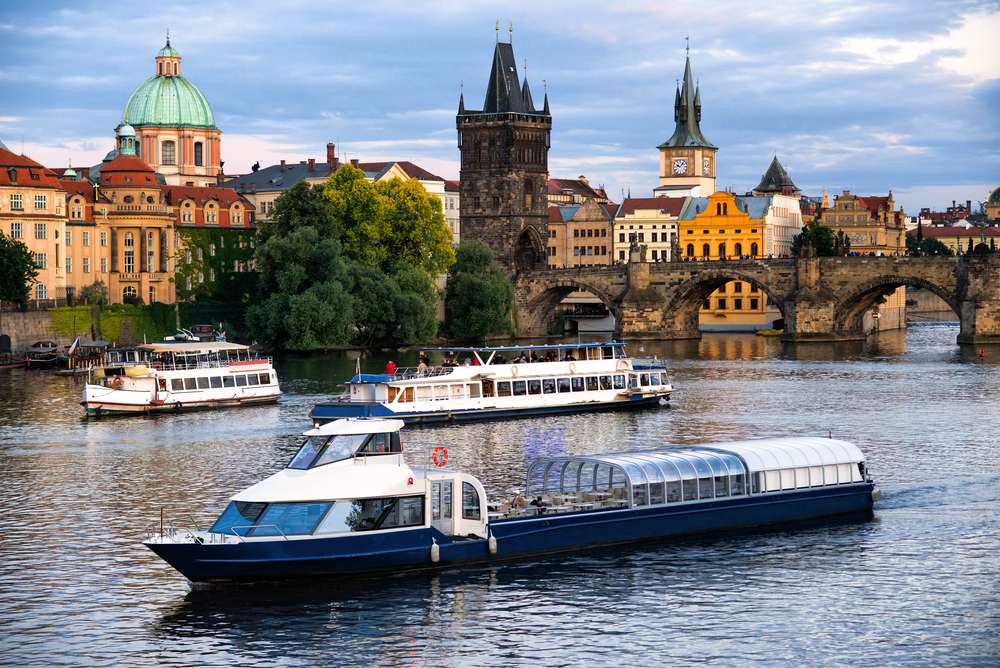 Top 5 Dinner Cruises in Prague 2