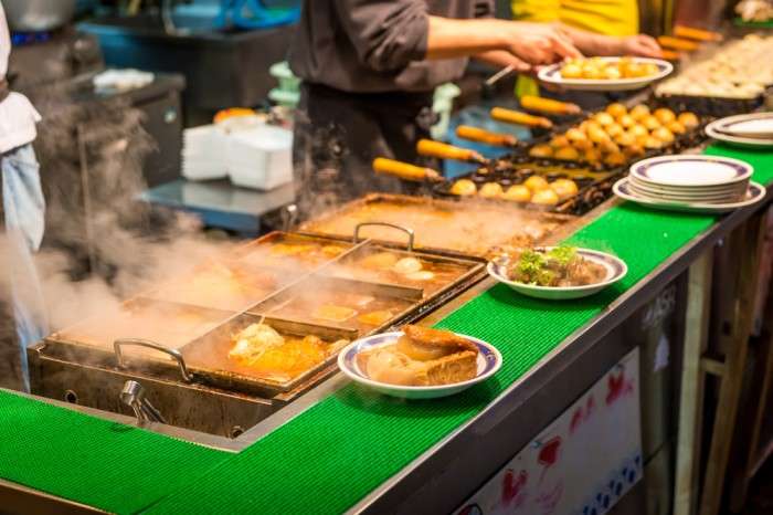 Why is street food so popular in Tokyo? 4