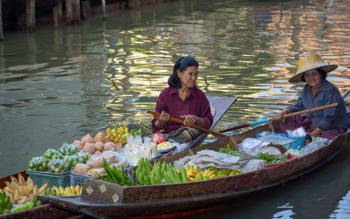 Visit the Floating Food Markets of Vietnam 1