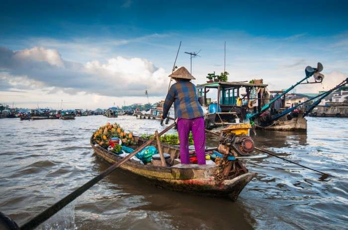 Visit the Floating Food Markets of Vietnam 4