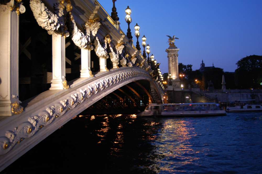 Top 5 Romantic Dinner Cruises in Paris 2