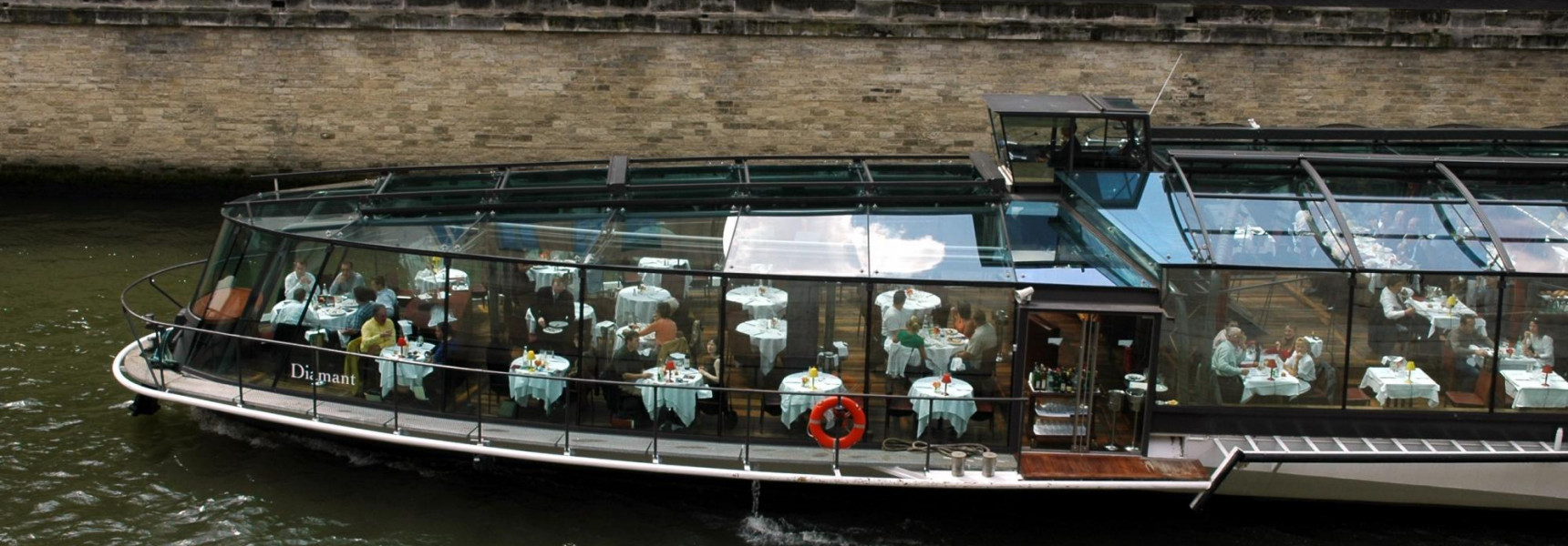 Book a Dinner Cruise on the River Seine
