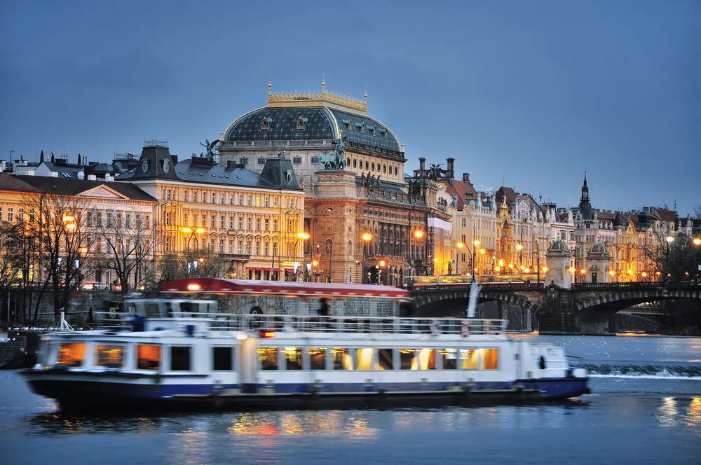 Romantic Dinner Cruises in Prague 3