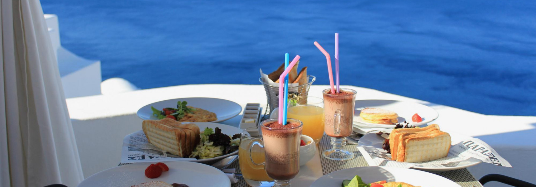 Top 5 Most Amazing Food and Drink Experiences in Santorini