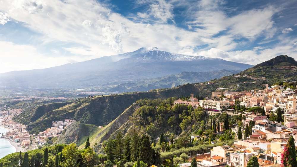 Hotels and Restaurants Filmed in Taormina for White Lotus (Season 2) 1